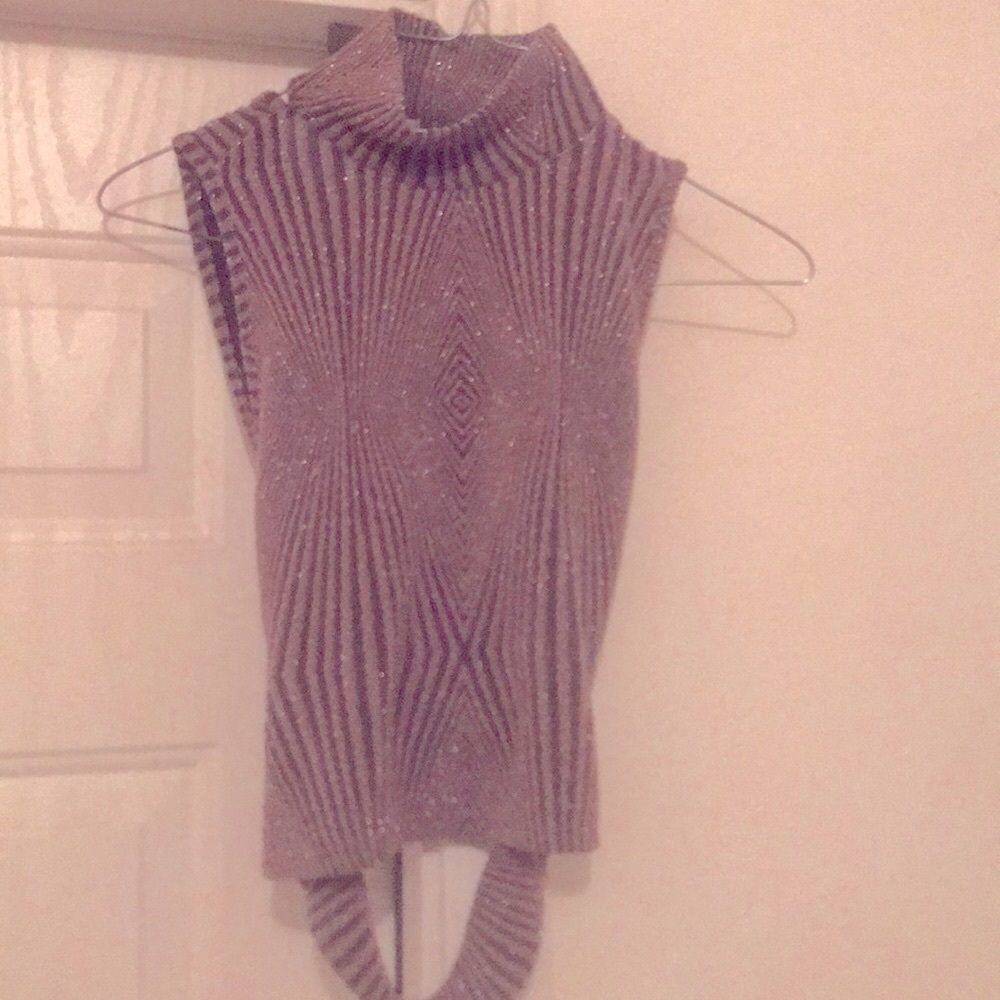 Crop top - Picture 2 of 3